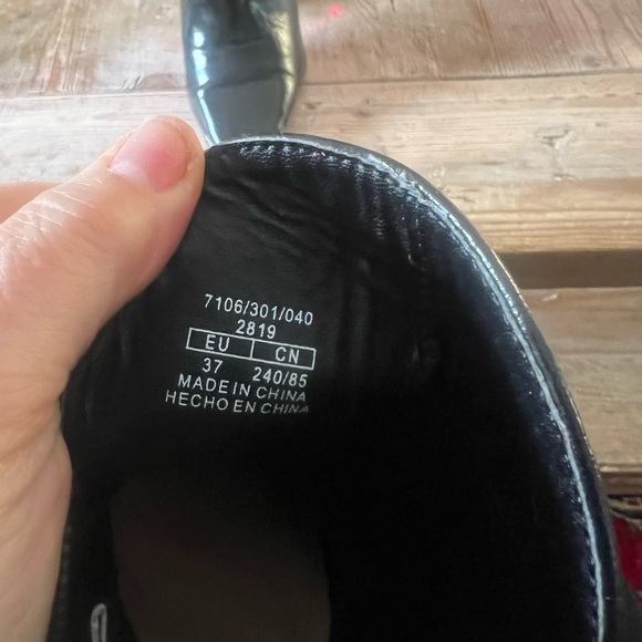 Zara woman’s Black Leather Ankle Boots - Picture 10 of 12